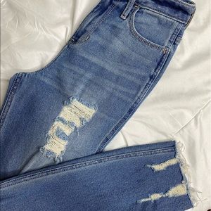 Hollister high-rise vintage mom jeans